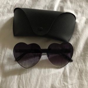 Diff Heart Sunglasses 🖤